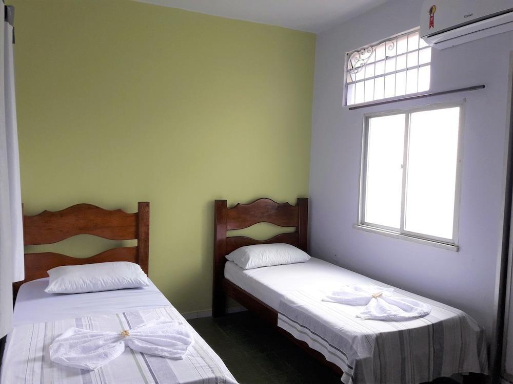 Hostel Dez De Julho มาเนาส์ ภายนอก รูปภาพ
